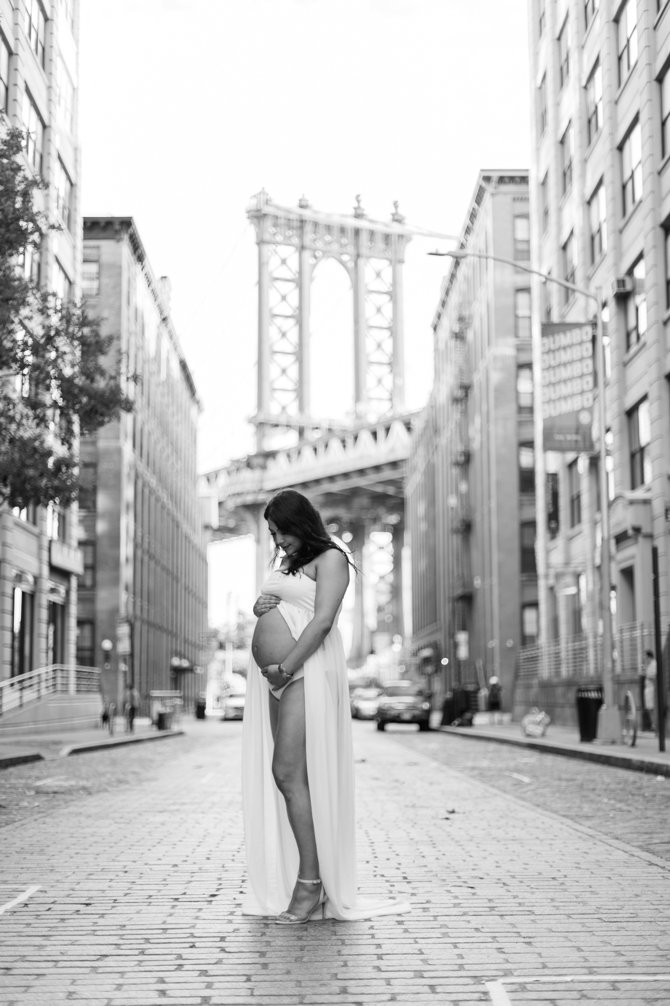 Iconic Brooklyn Bridge Maternity Photos