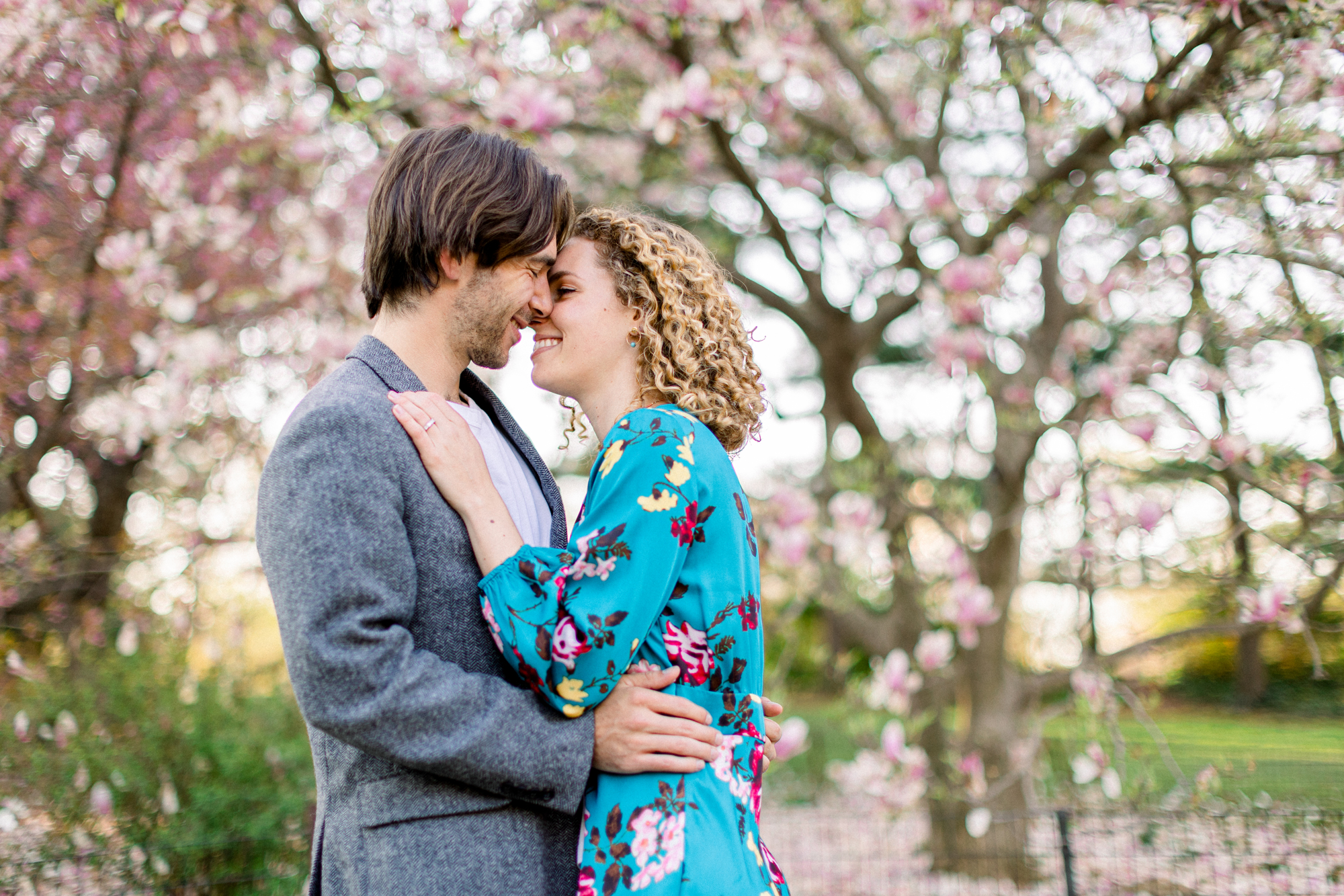 Beautiful Pose Ideas for your Engagement Session
