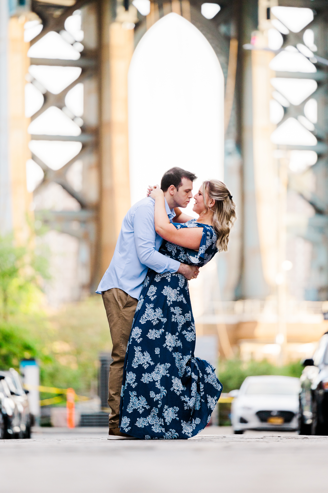 Charming Engagement Pictures in DUMBO