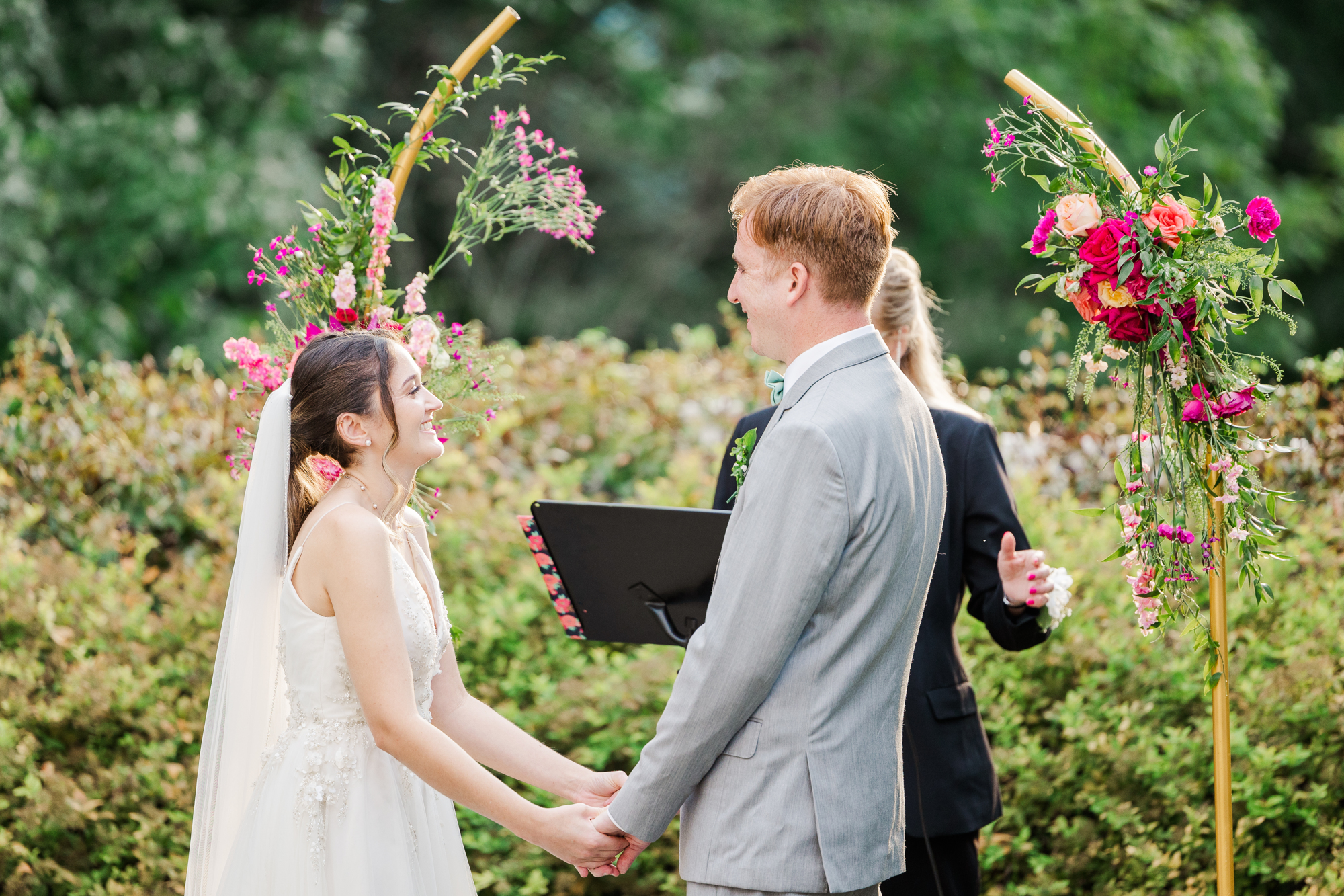Cheerful Wedding at Briarcliff Manor in Summertime