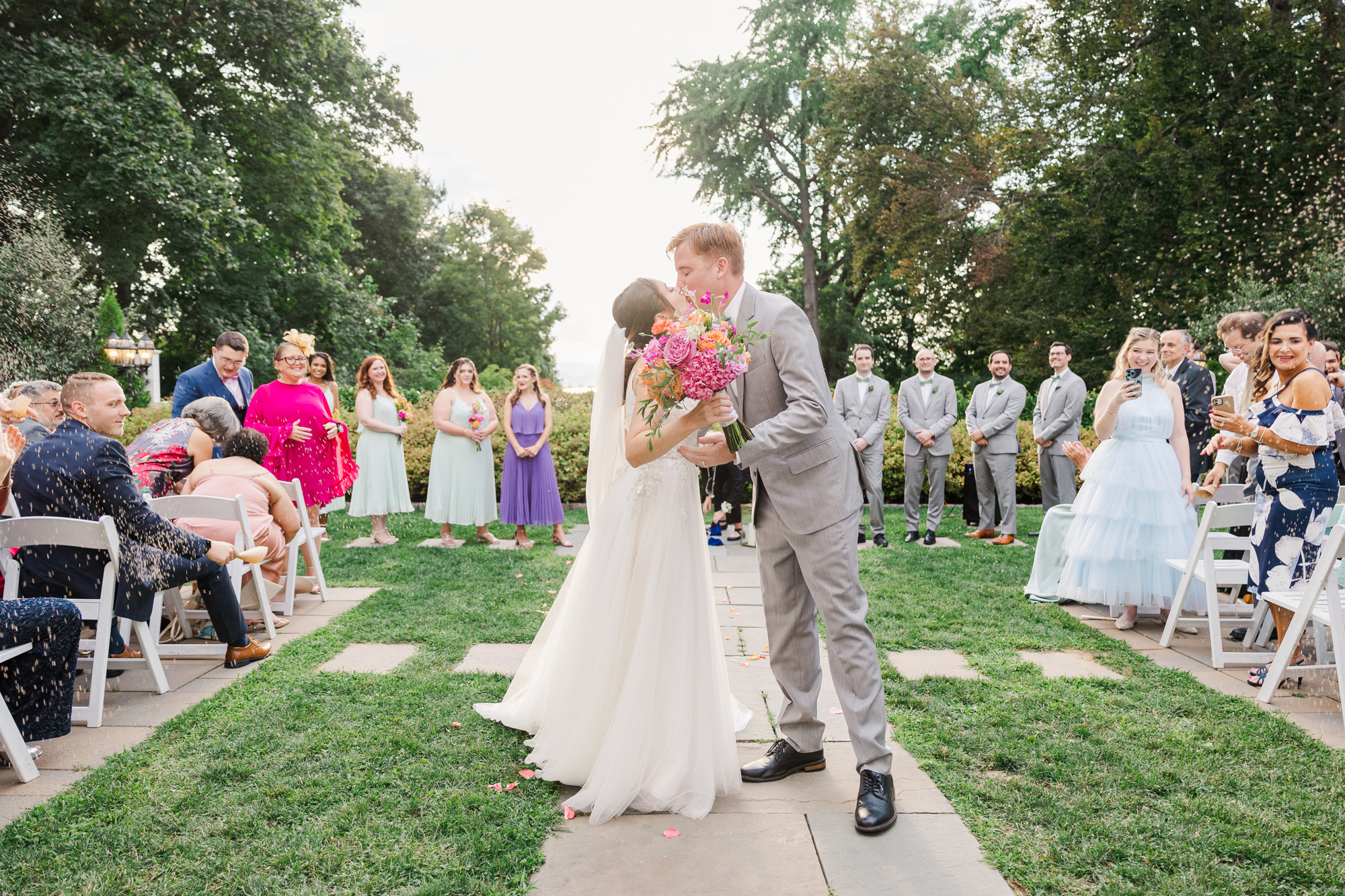 Cute Wedding at Briarcliff Manor in Summertime