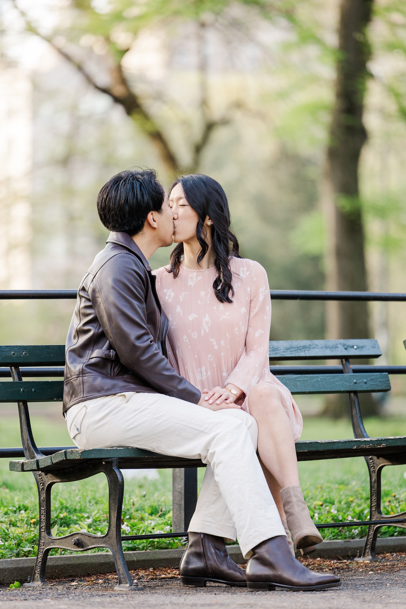 Pretty Central Park Engagement Photos in the Spring