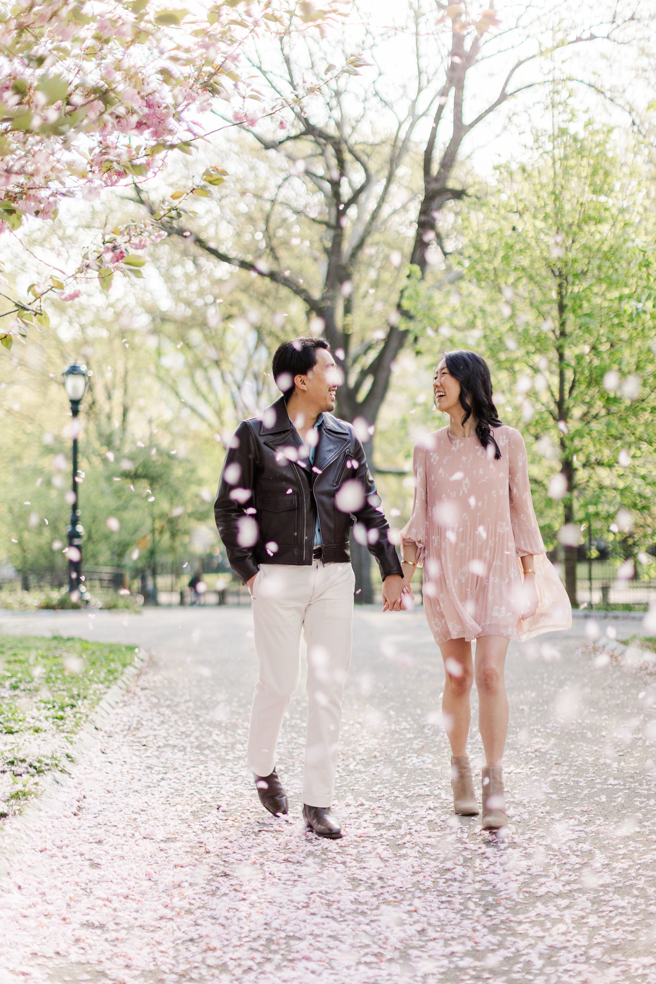 Awesome Engagement Photos With Cherry Blossoms in NYC