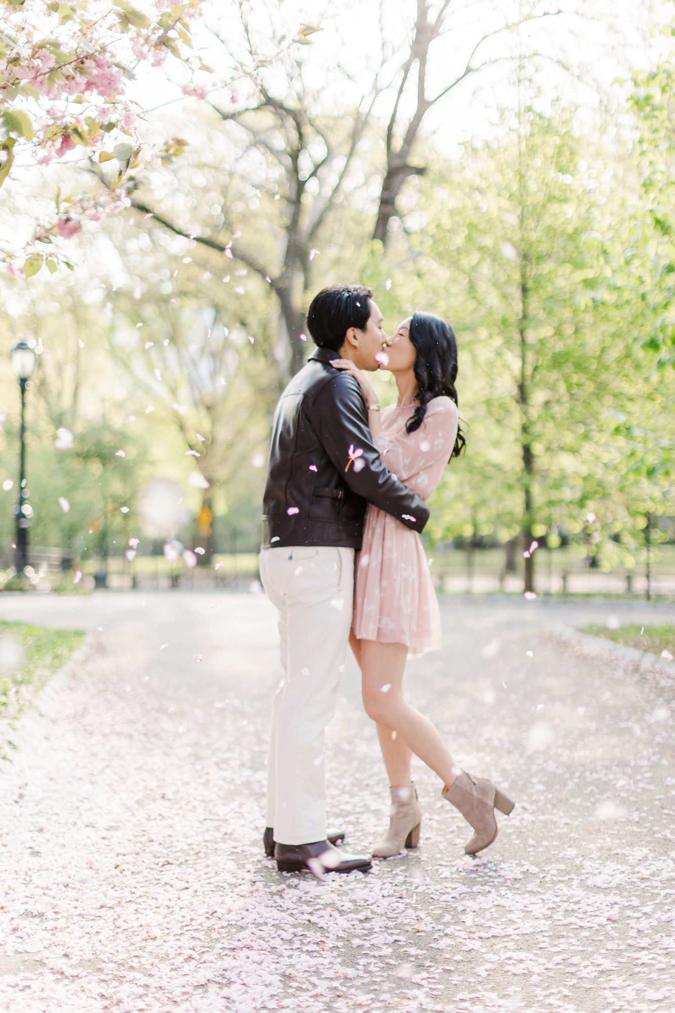Amazing Engagement Photos With Cherry Blossoms in NYC
