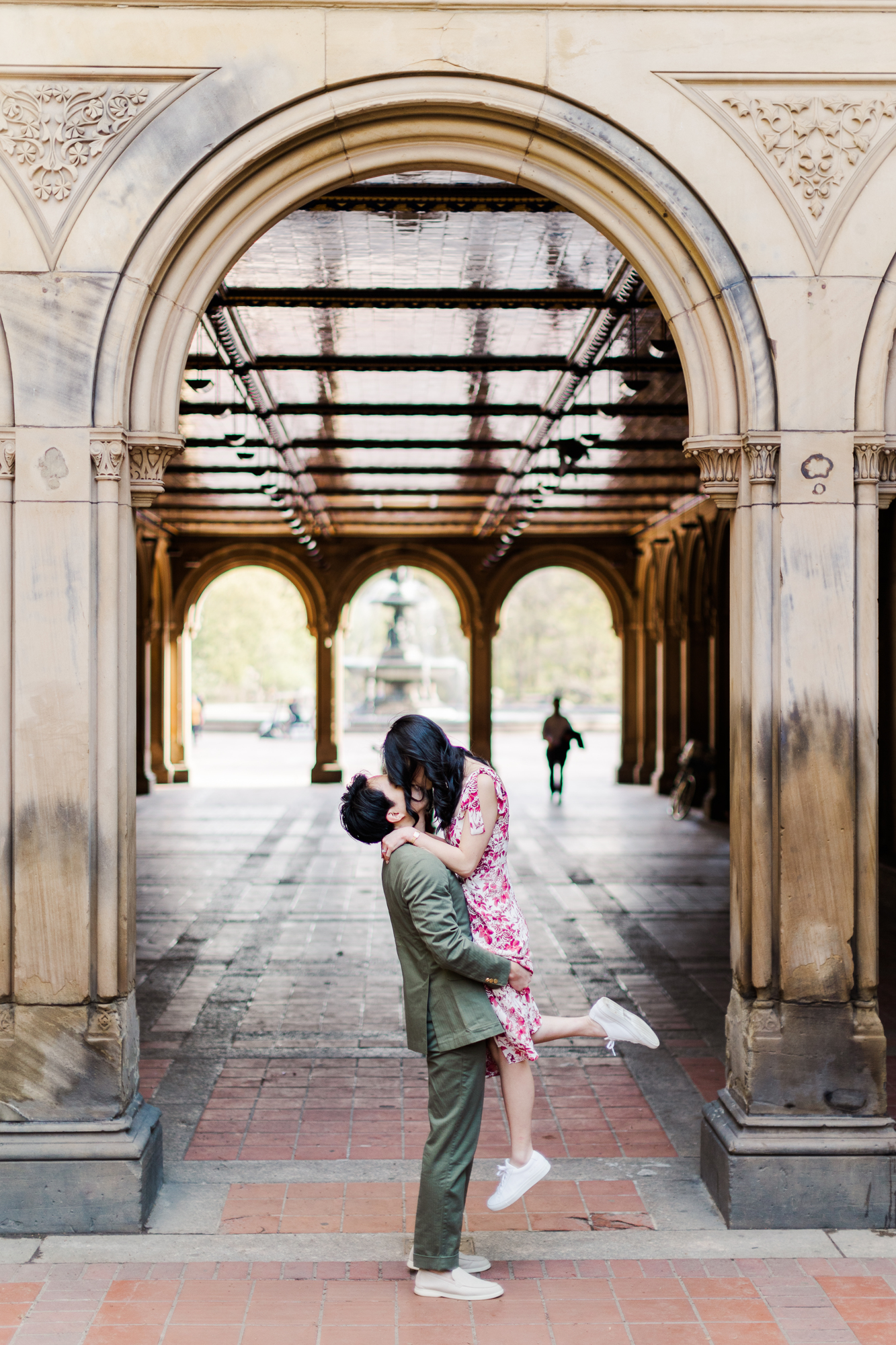 Fabulous Engagement Photos With Cherry Blossoms in NYC