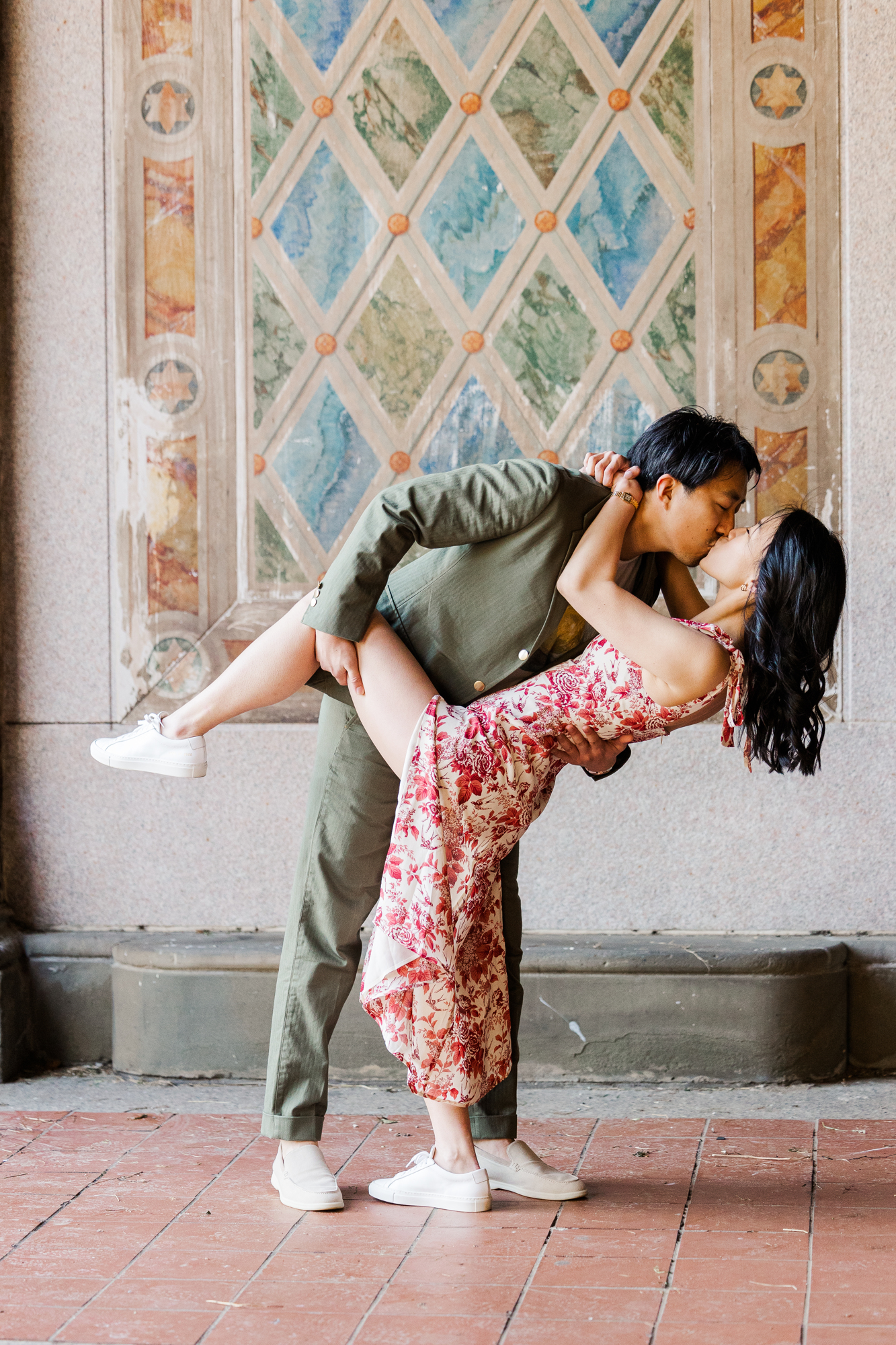 Iconic Engagement Photos With Cherry Blossoms in NYC