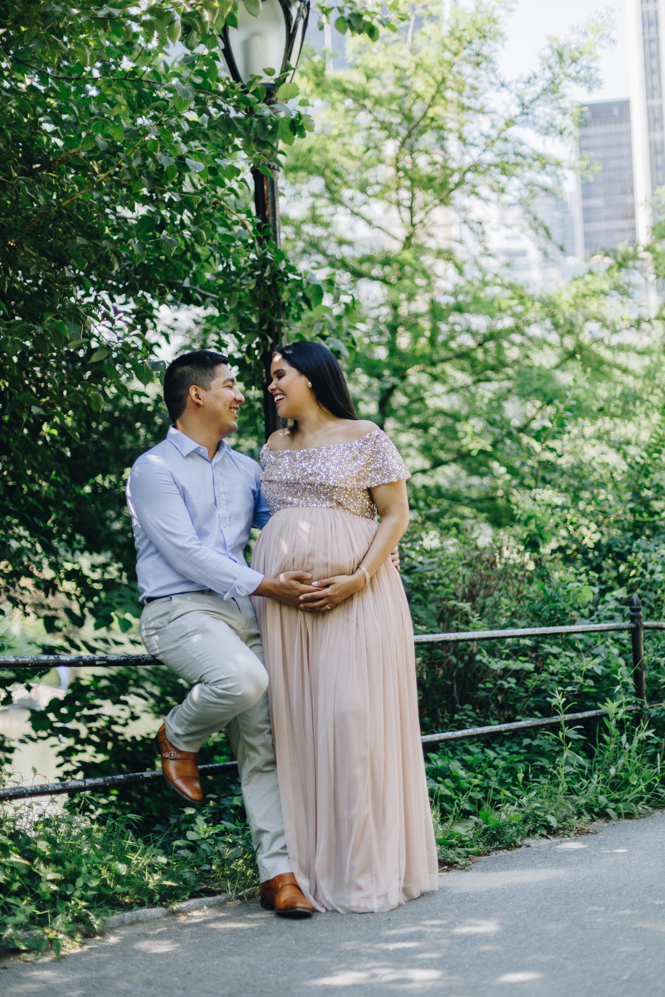 Vibrant Central Park Maternity Photos