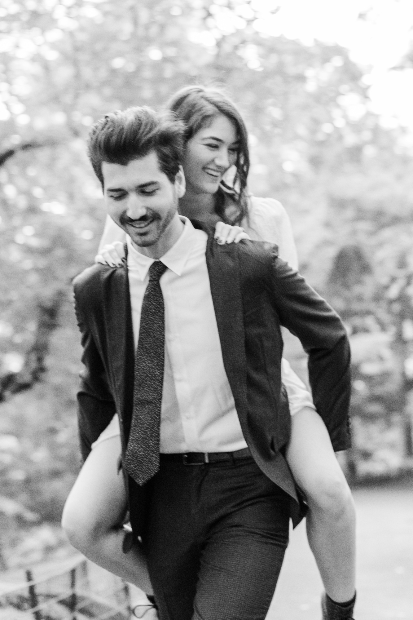 Romantic Central Park Engagement Photos in NYC
