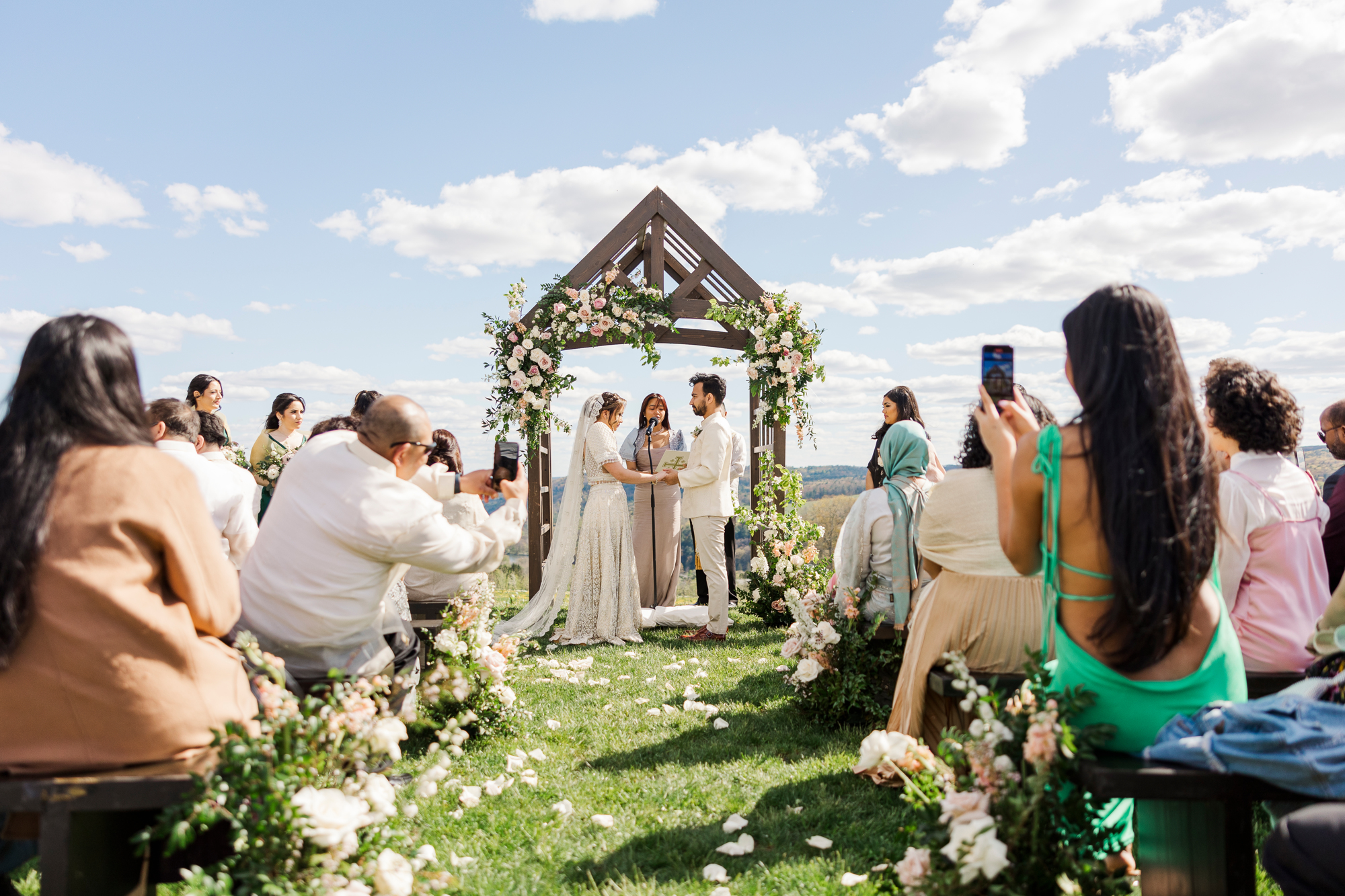 Lively Seminary Hill Wedding in the Summertime