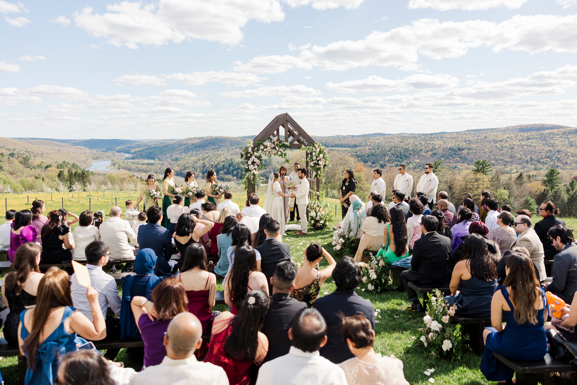 Incredible Seminary Hill Wedding in the Summertime