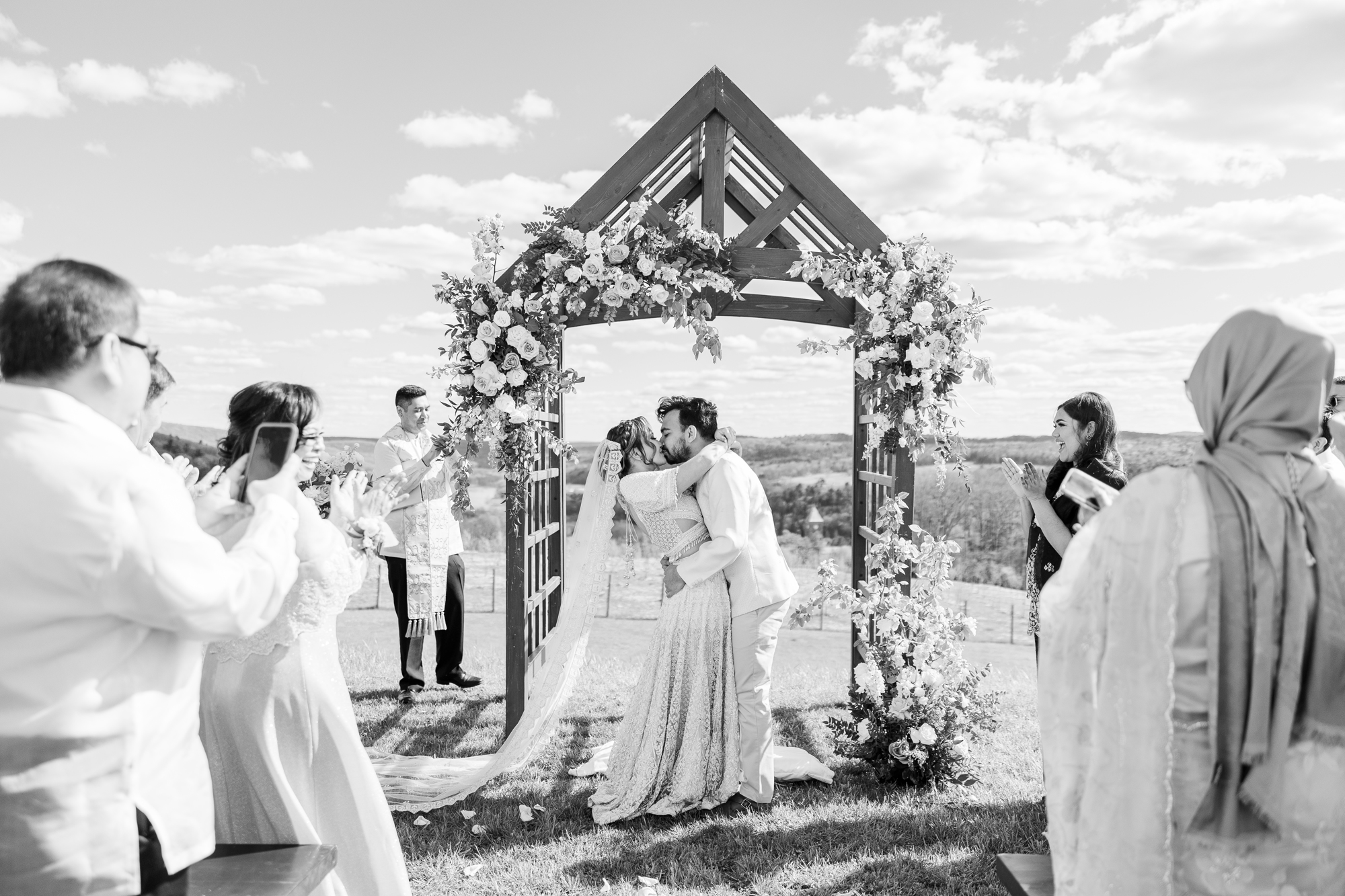 Jaw-Dropping Seminary Hill Wedding in the Summertime