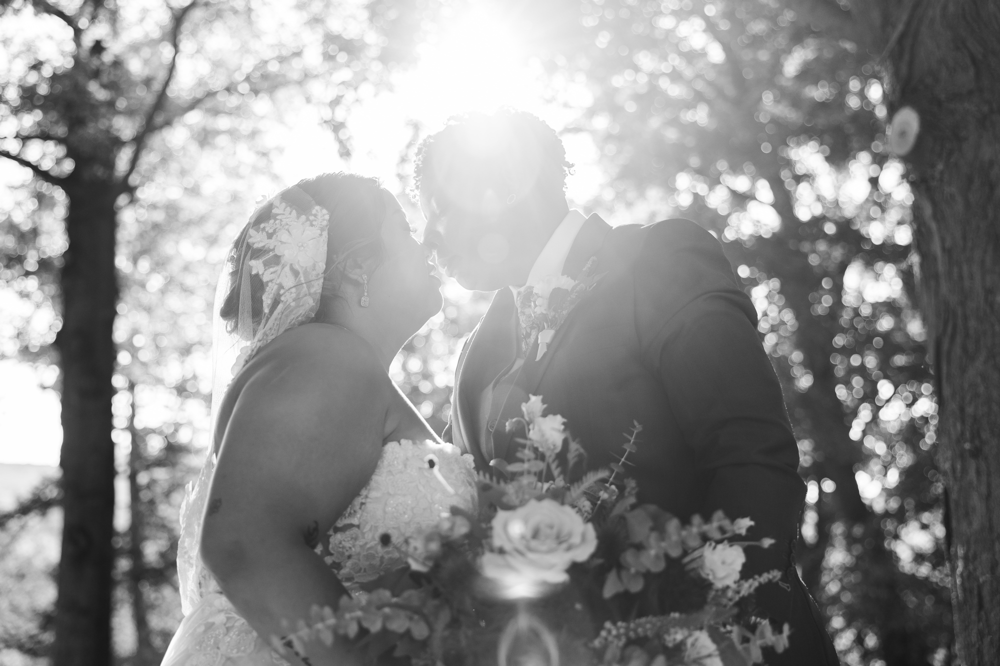 Unique Thayer Hotel Wedding in the Summertime
