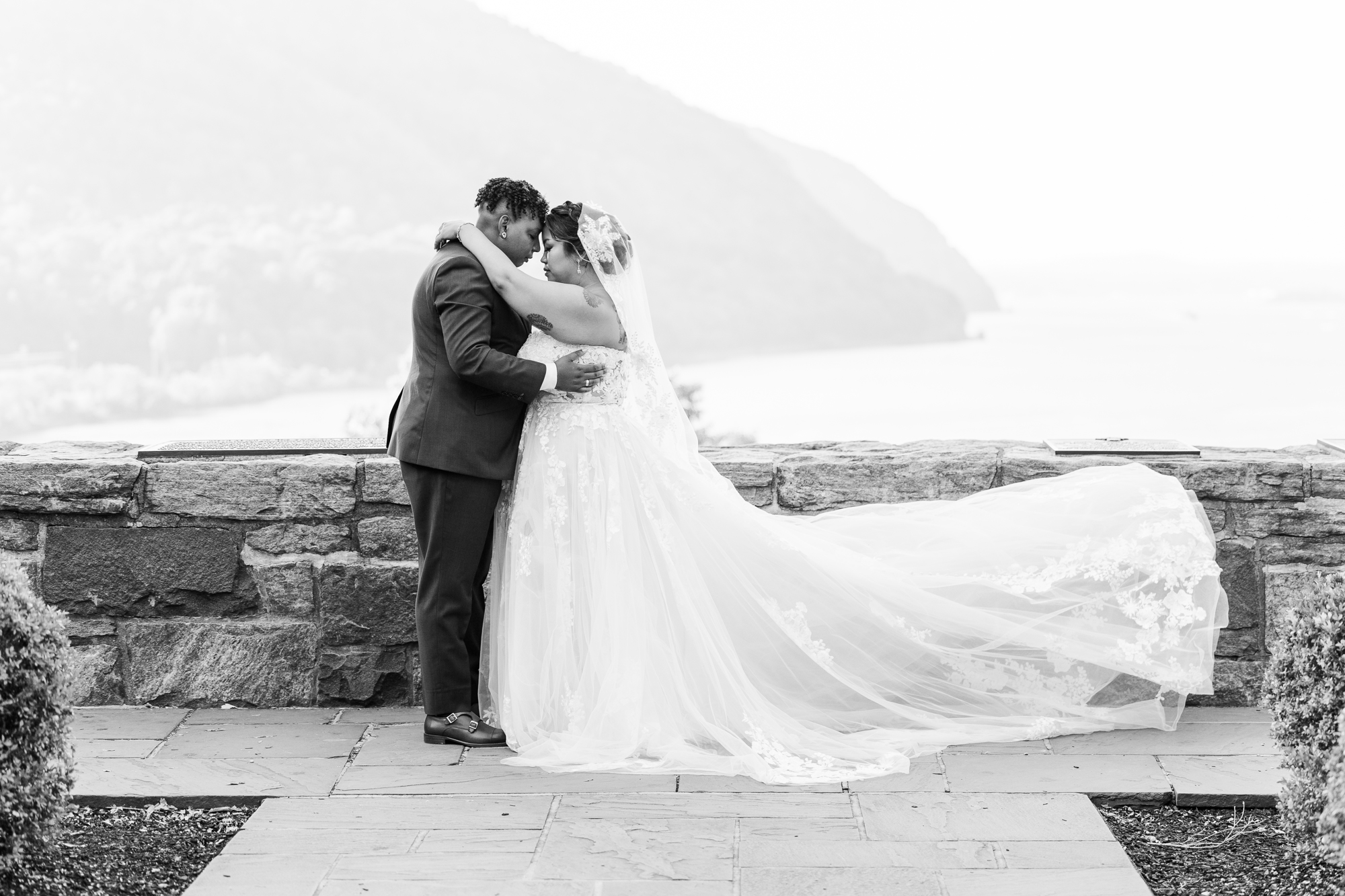 Cute Thayer Hotel Wedding in the Summertime