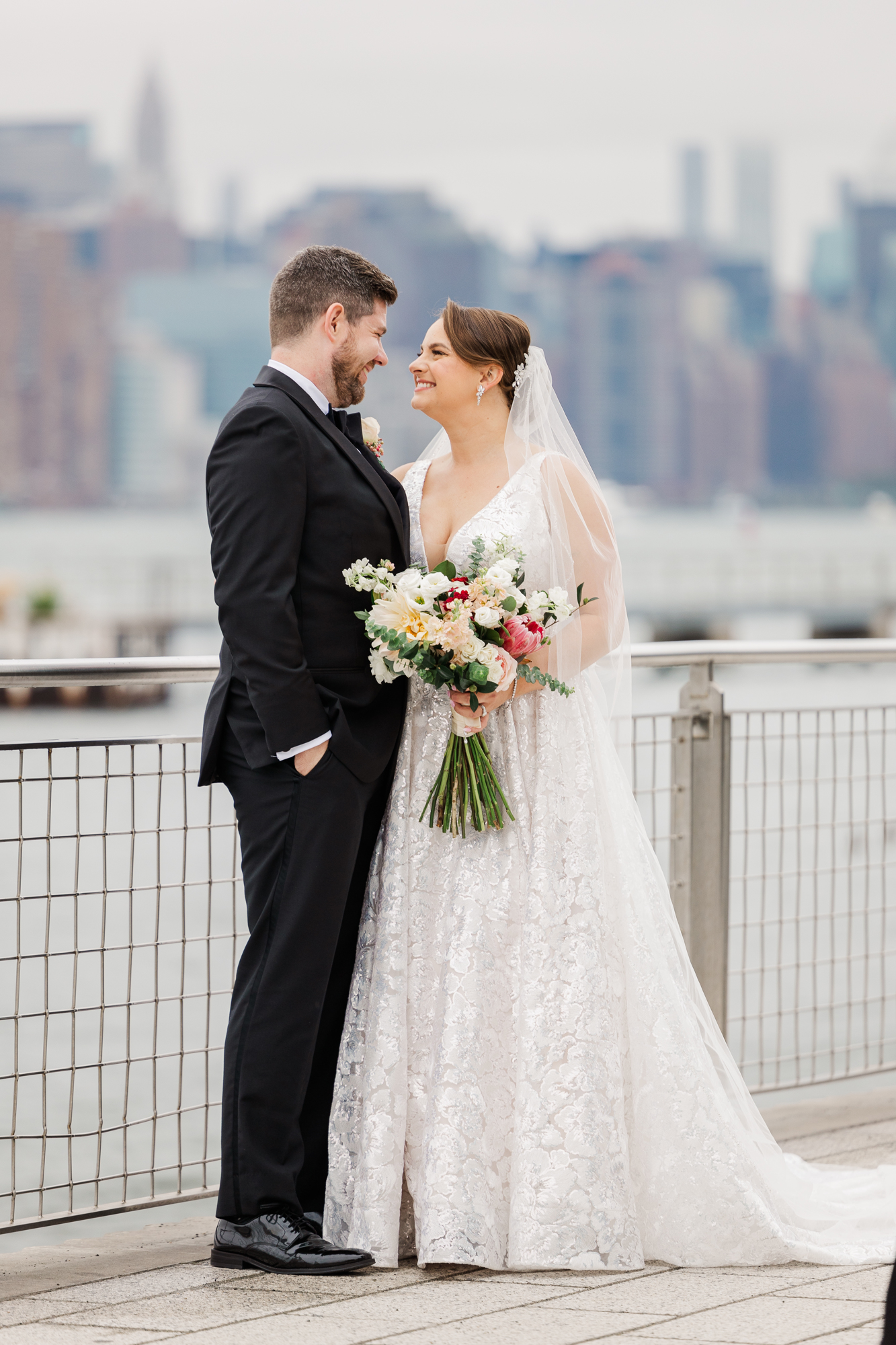 Playful New York Wedding at Giando On The Water