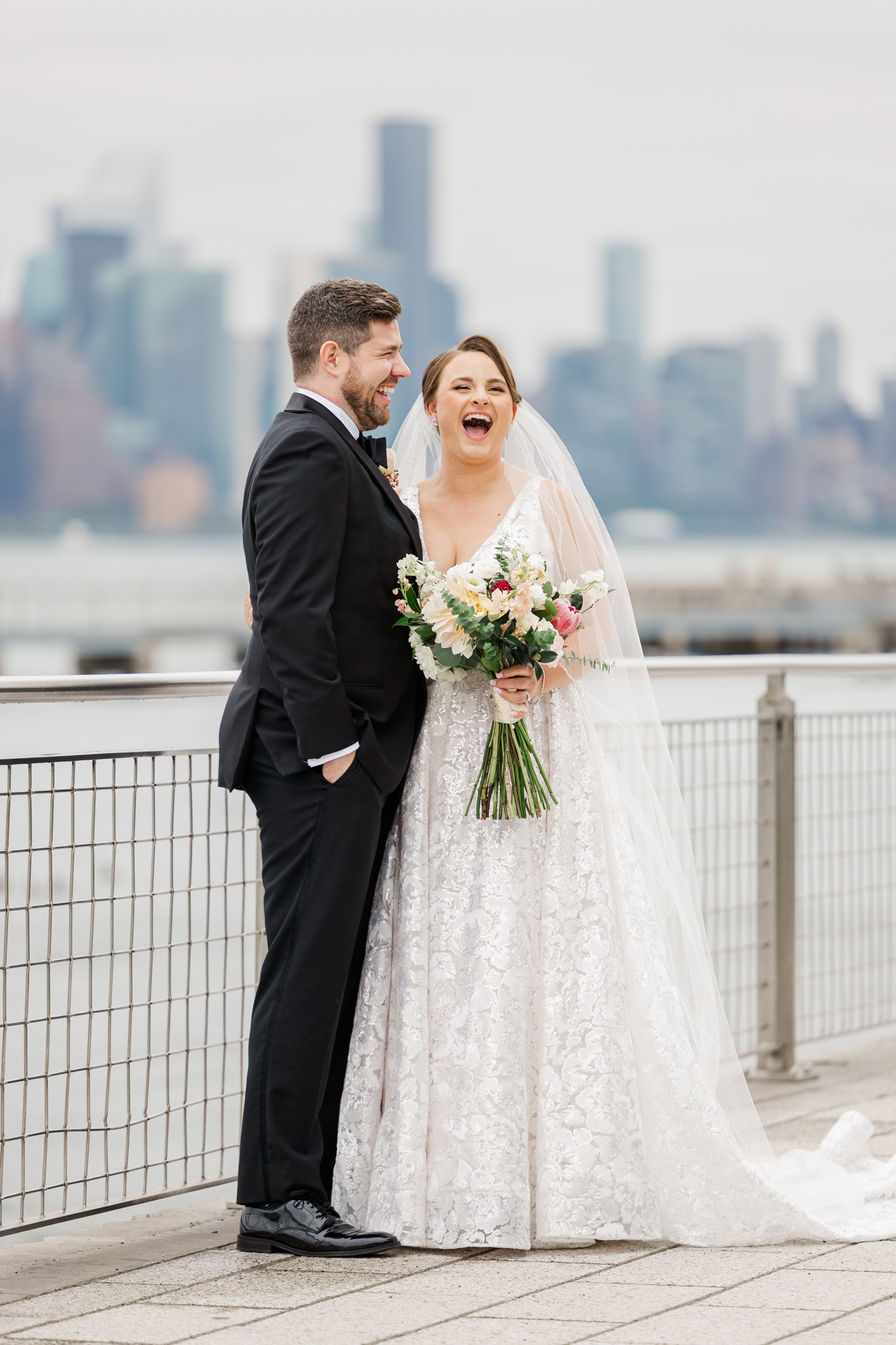 Bright New York Wedding at Giando On The Water