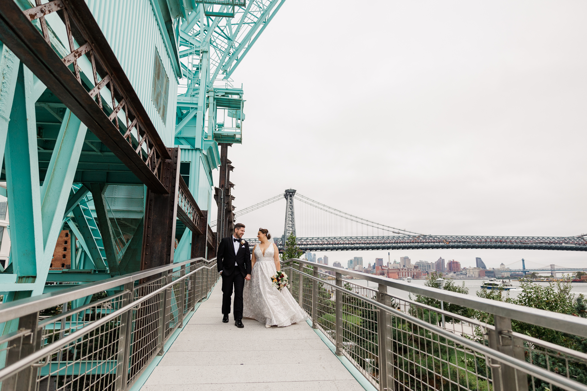 Cheerful New York Wedding at Giando On The Water