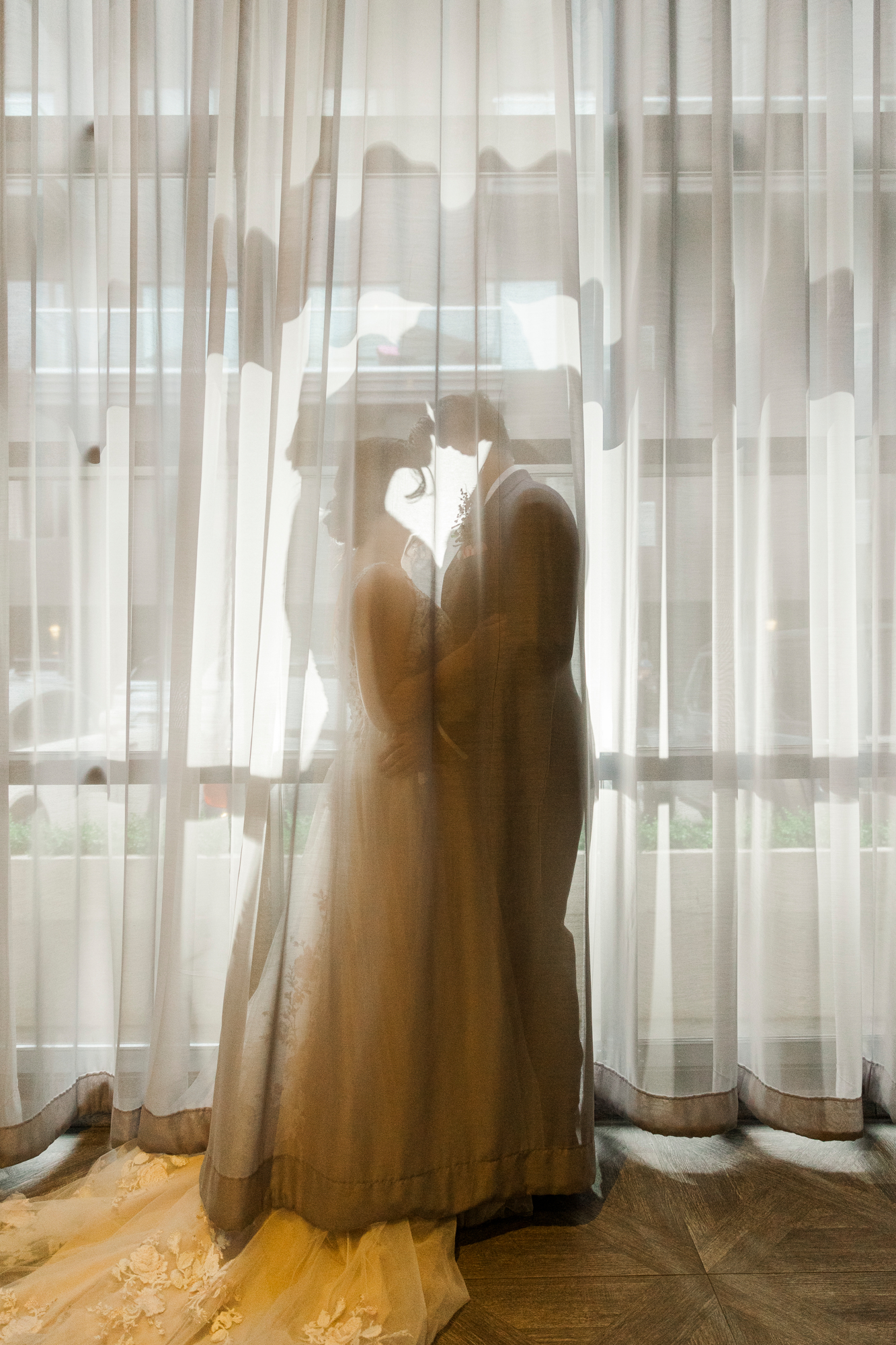 Jaw-Dropping Indoor Ceremony at the Ravel Hotel