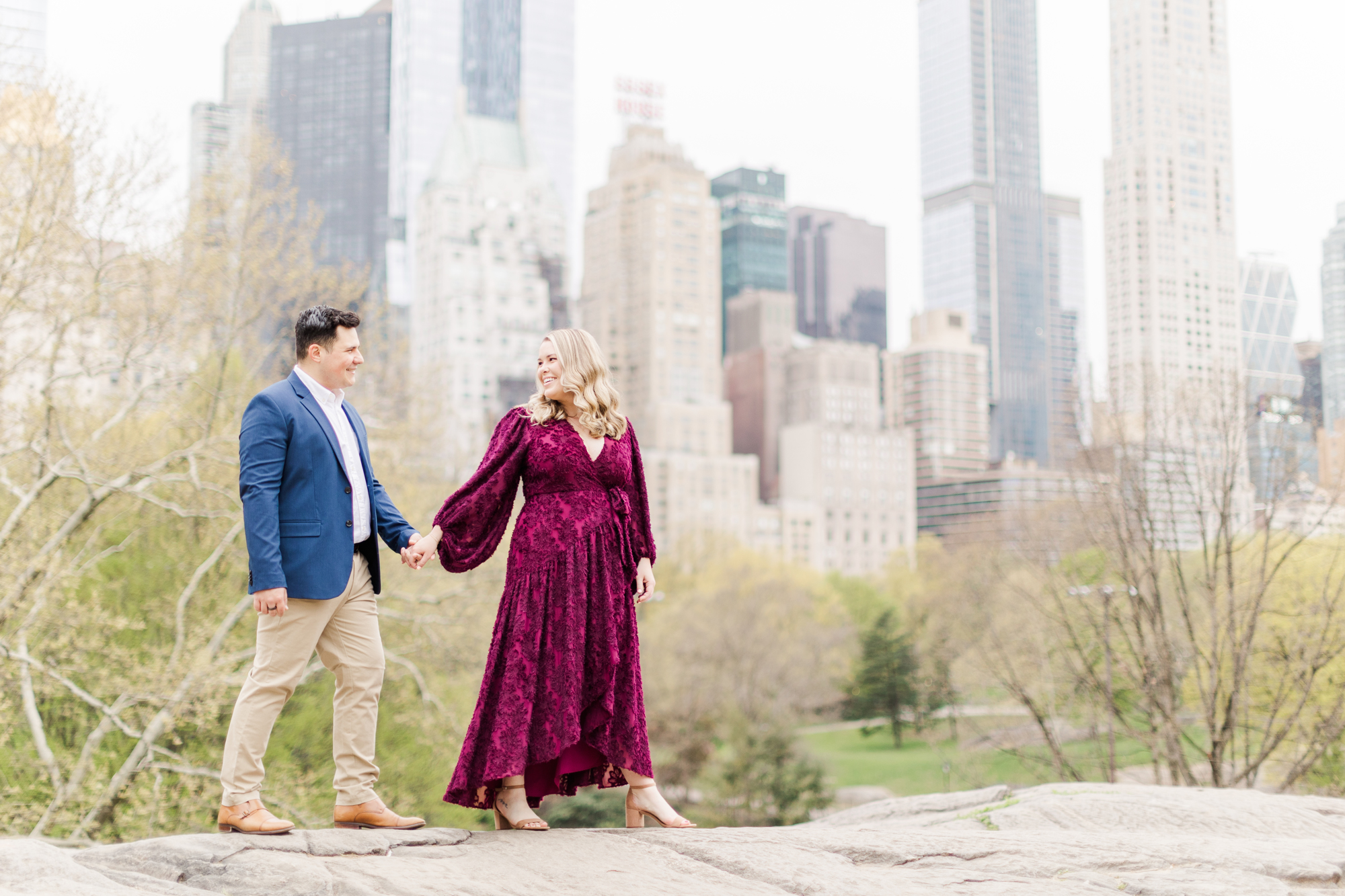 Dazzling Engagement Pictures in Central Park