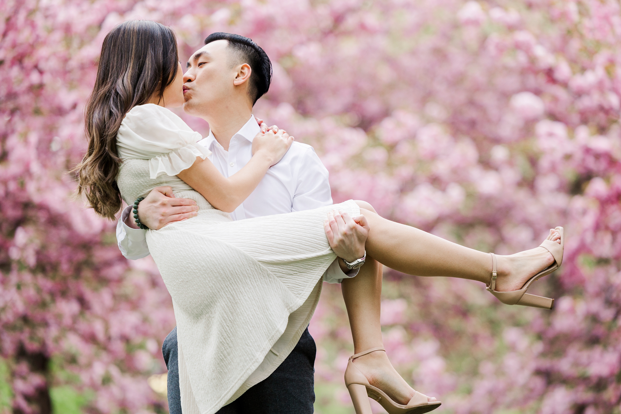 Jaw-Dropping cherry blossom photo shoot