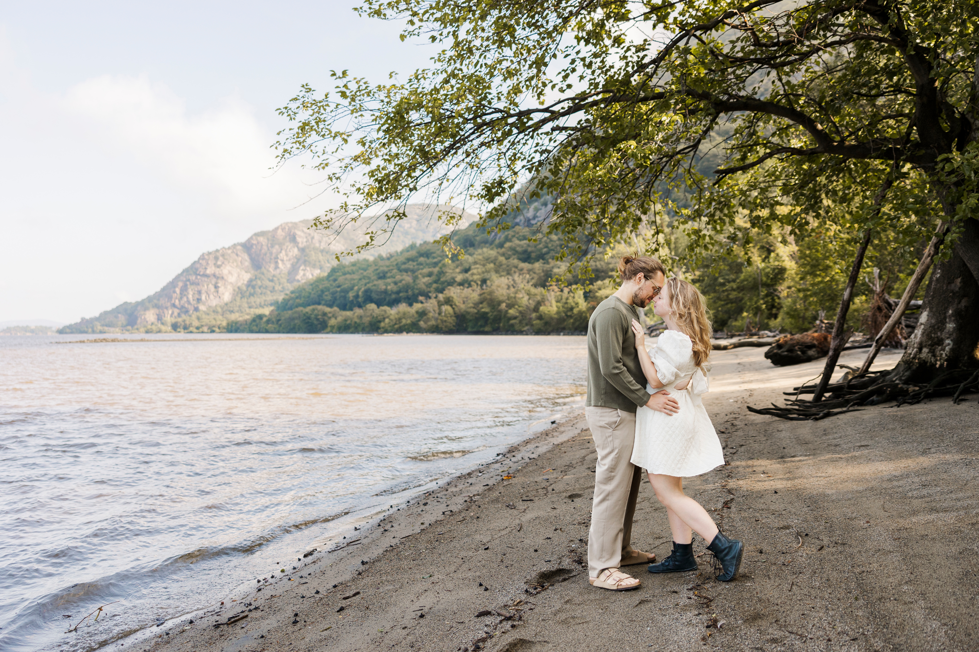 Stunning Engagement Photos at Little Stony Point