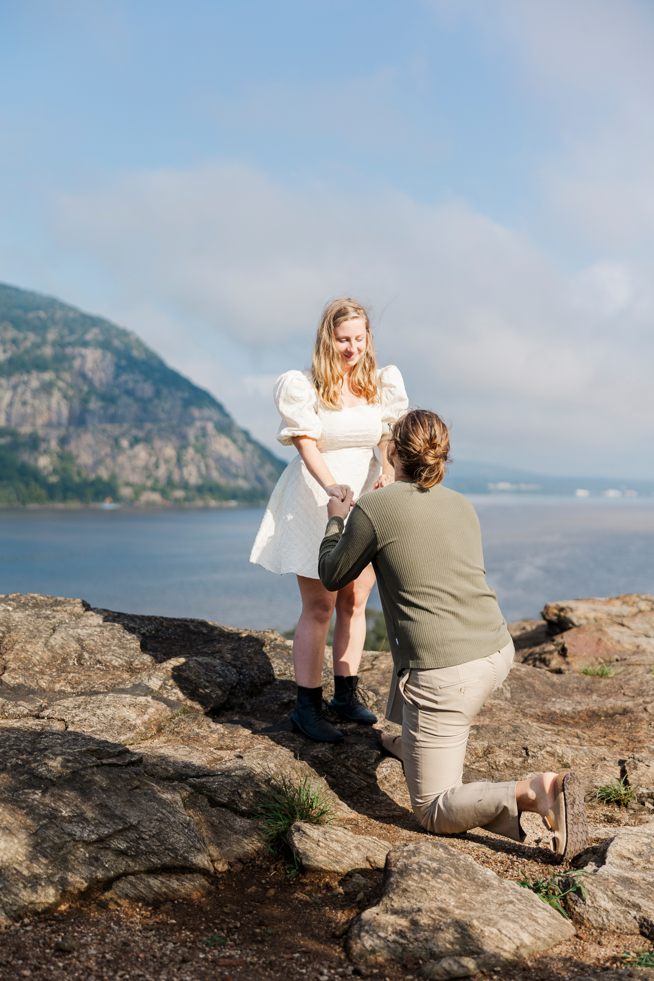 Perfect Engagement Photos at Little Stony Point