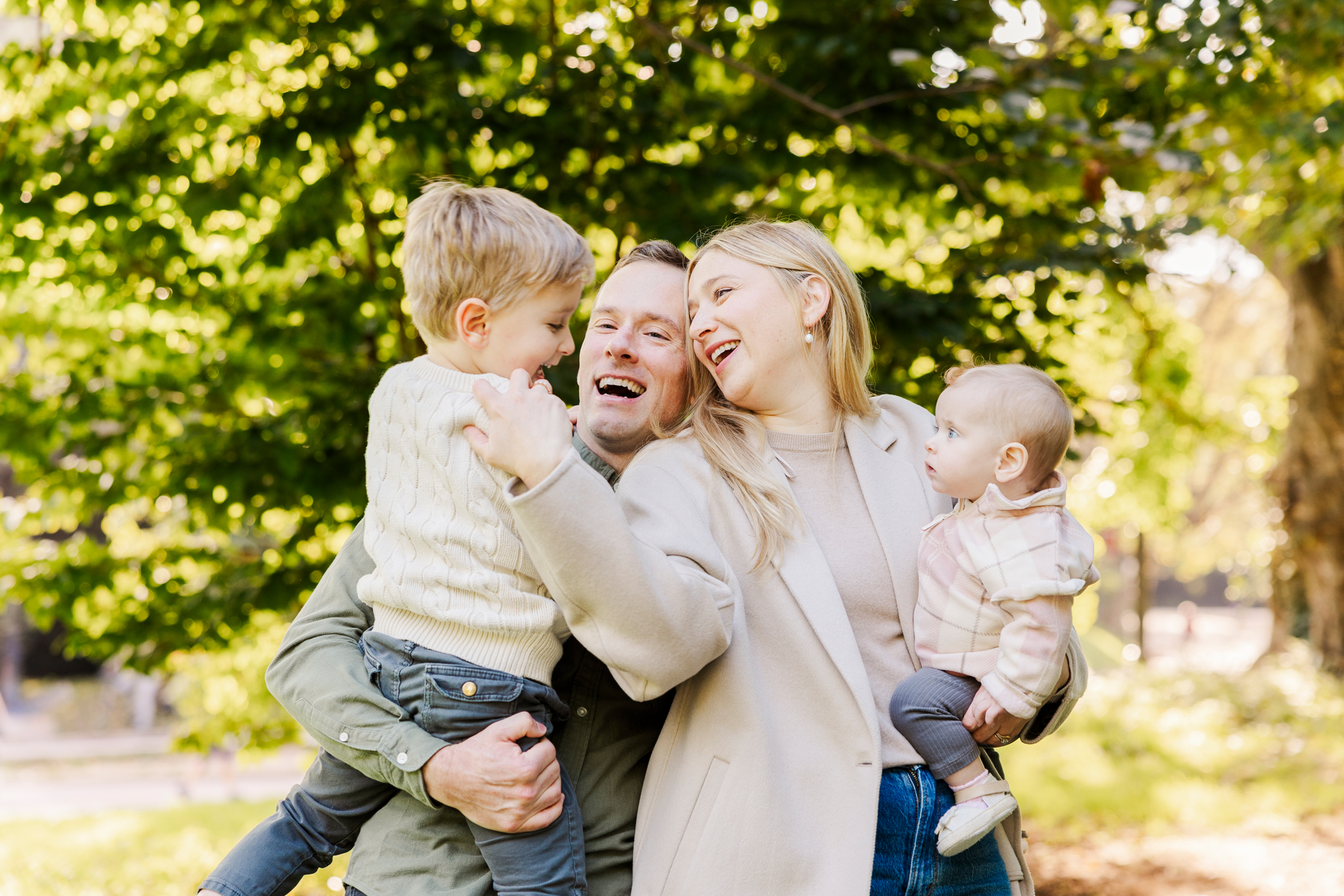 Sweet family session in Autumn