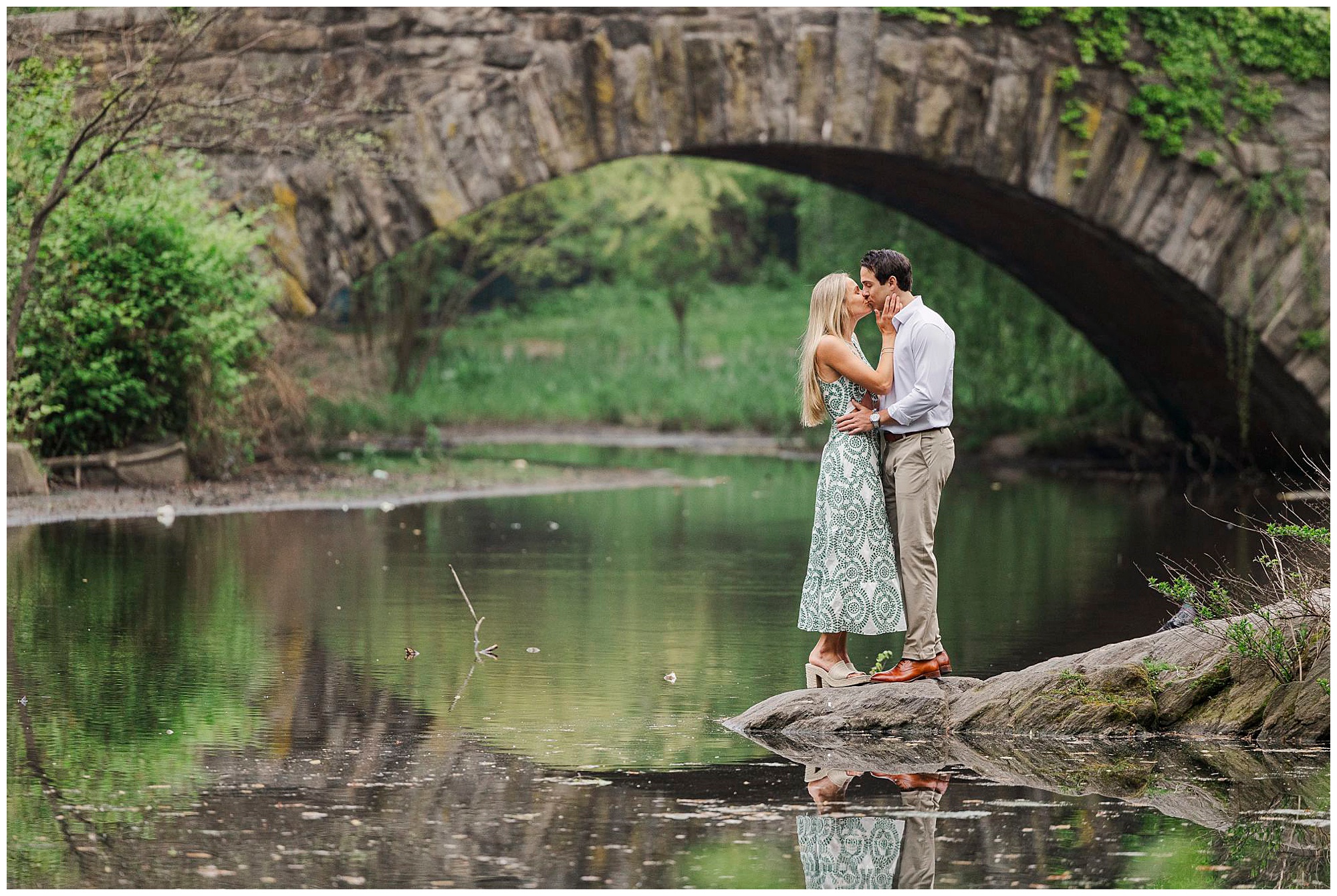 Sweet central park engagement photoshoot