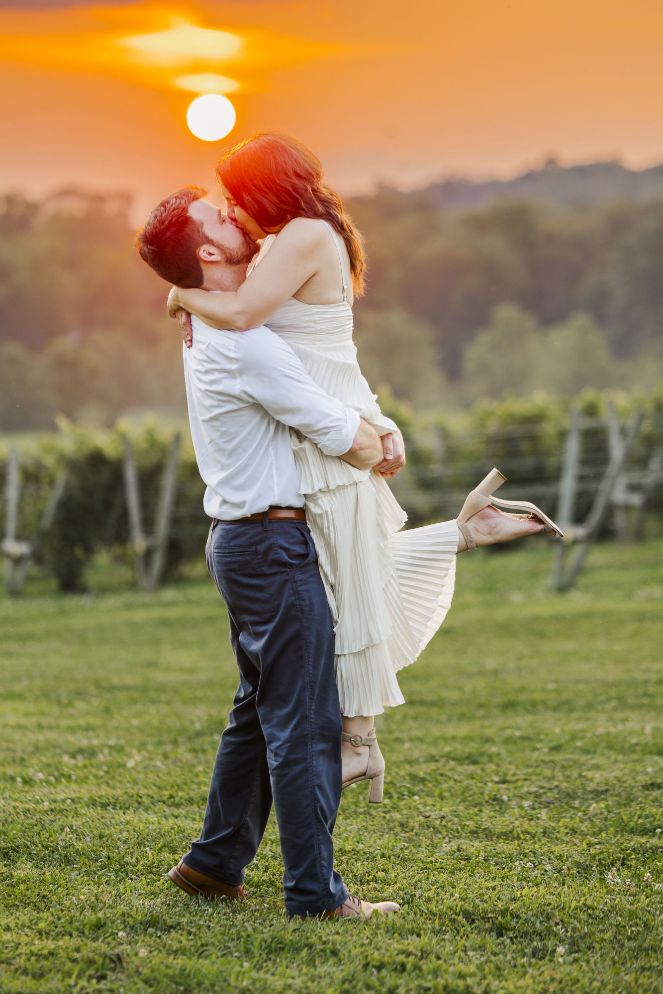 Lovely engagement photos at millbrook winery