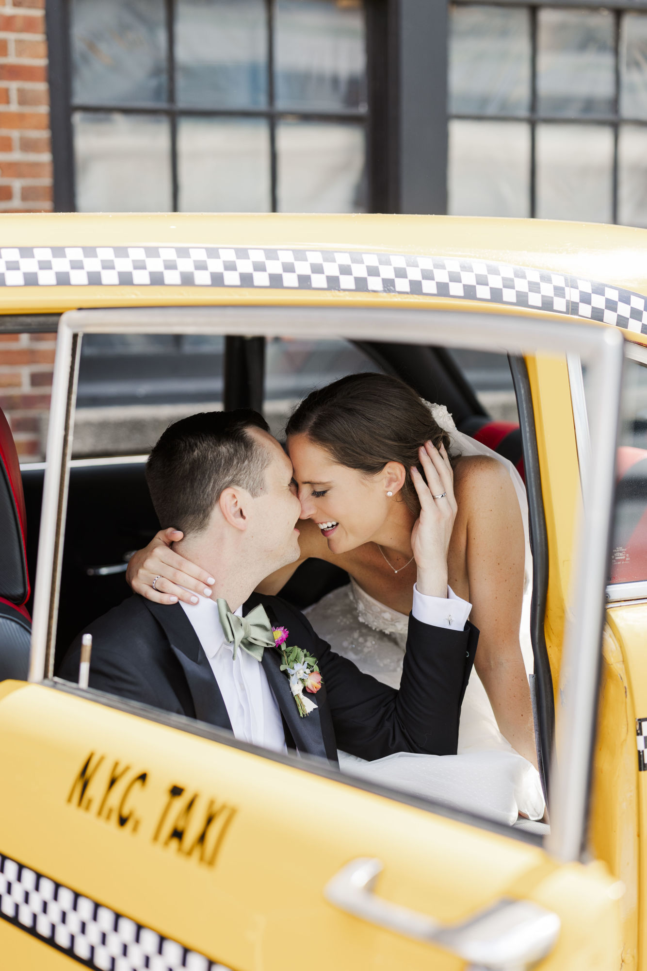 Stylish jersey city wedding at battello