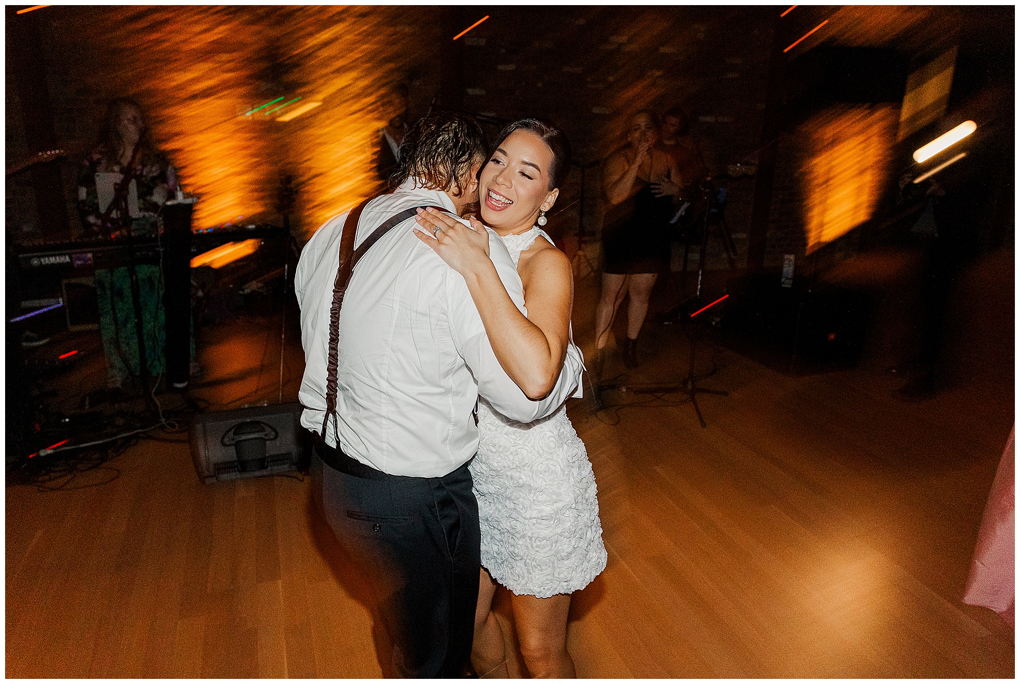 Stunning wedding photos at the roundhouse