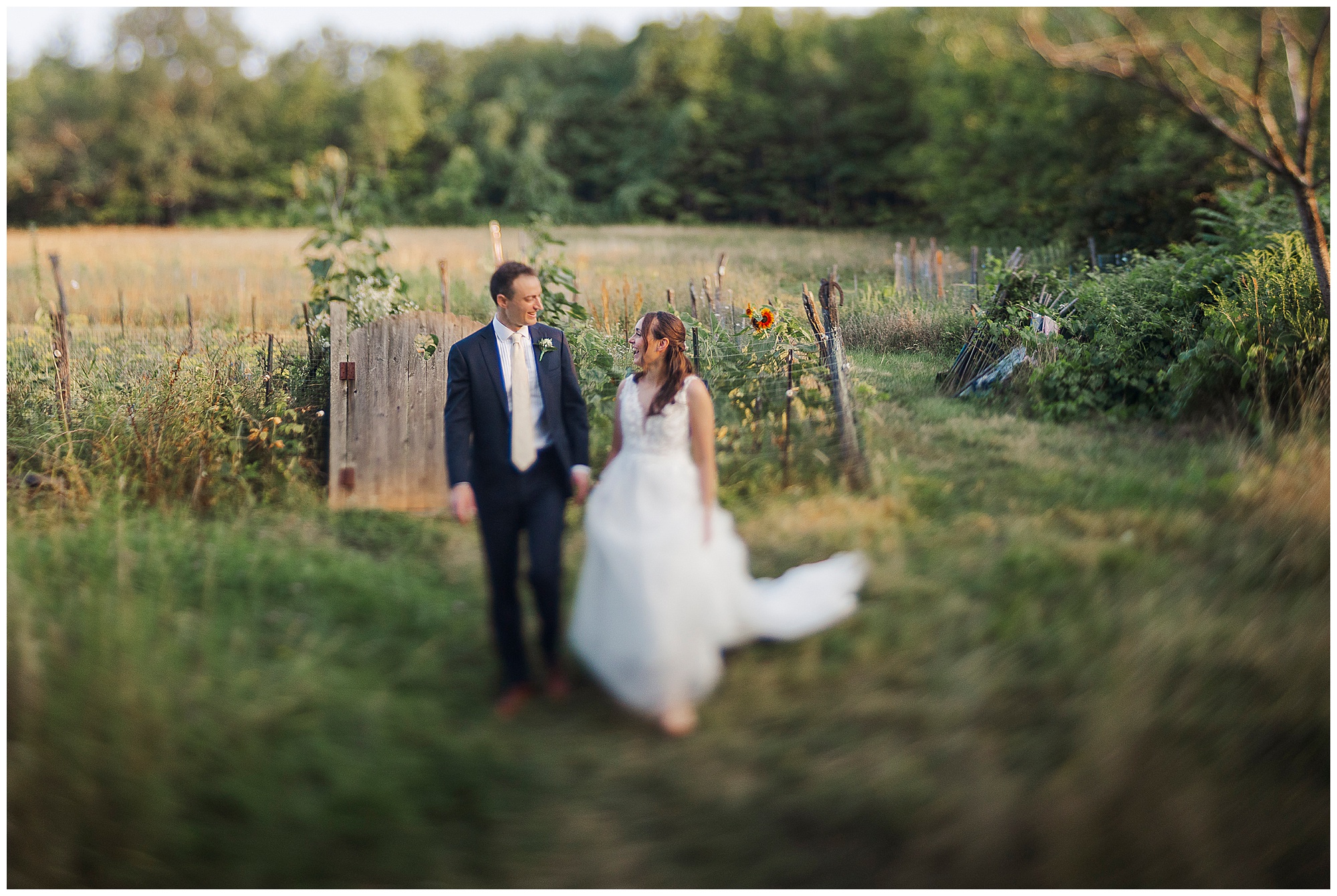 Cheerful backyard wedding in the catskills