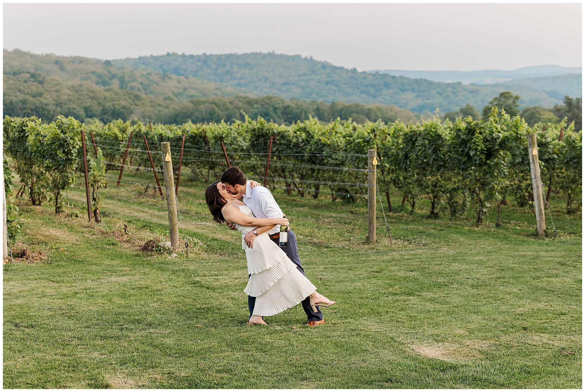 Beautiful engagement photos at millbrook winery