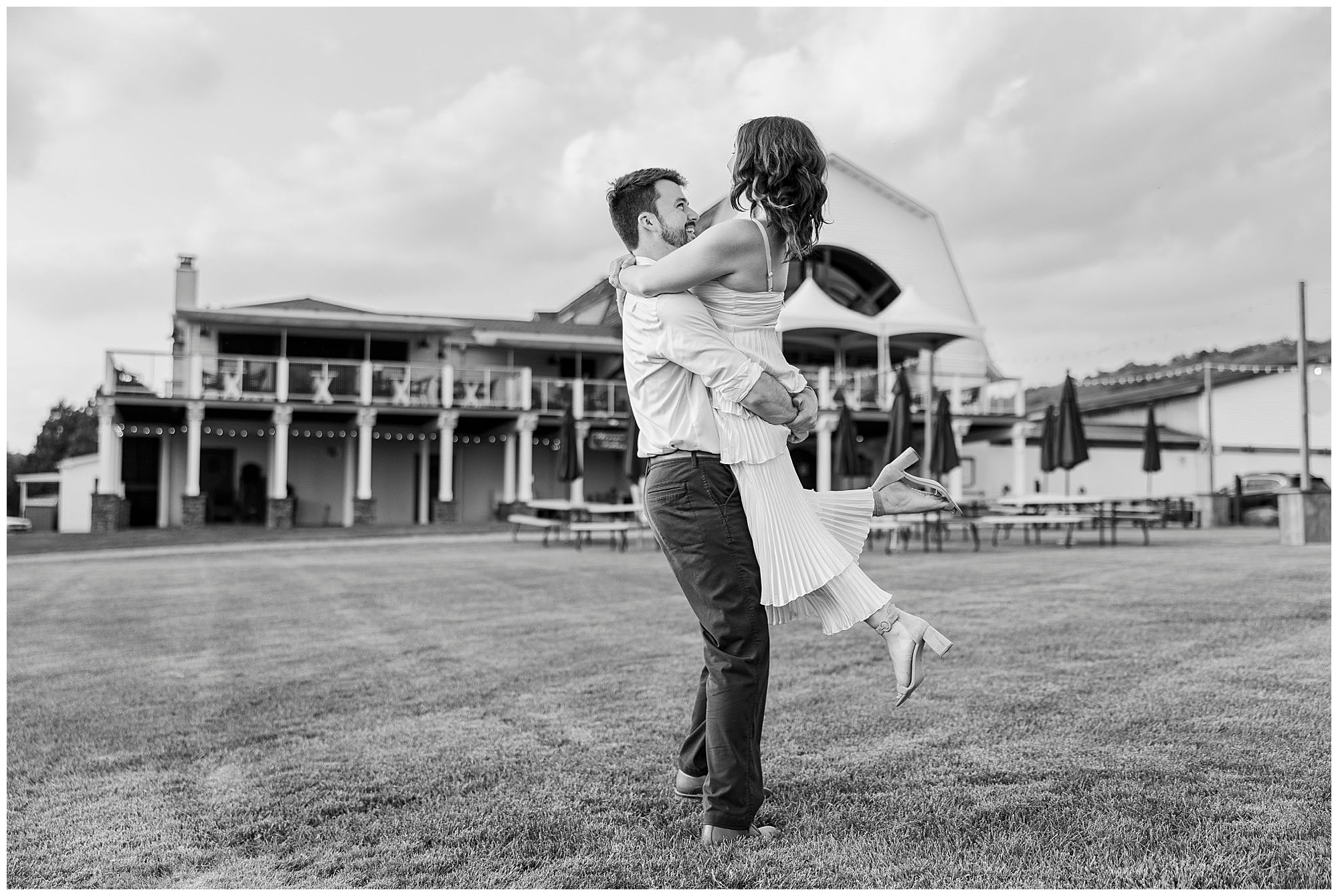 Intimate engagement photos at millbrook winery