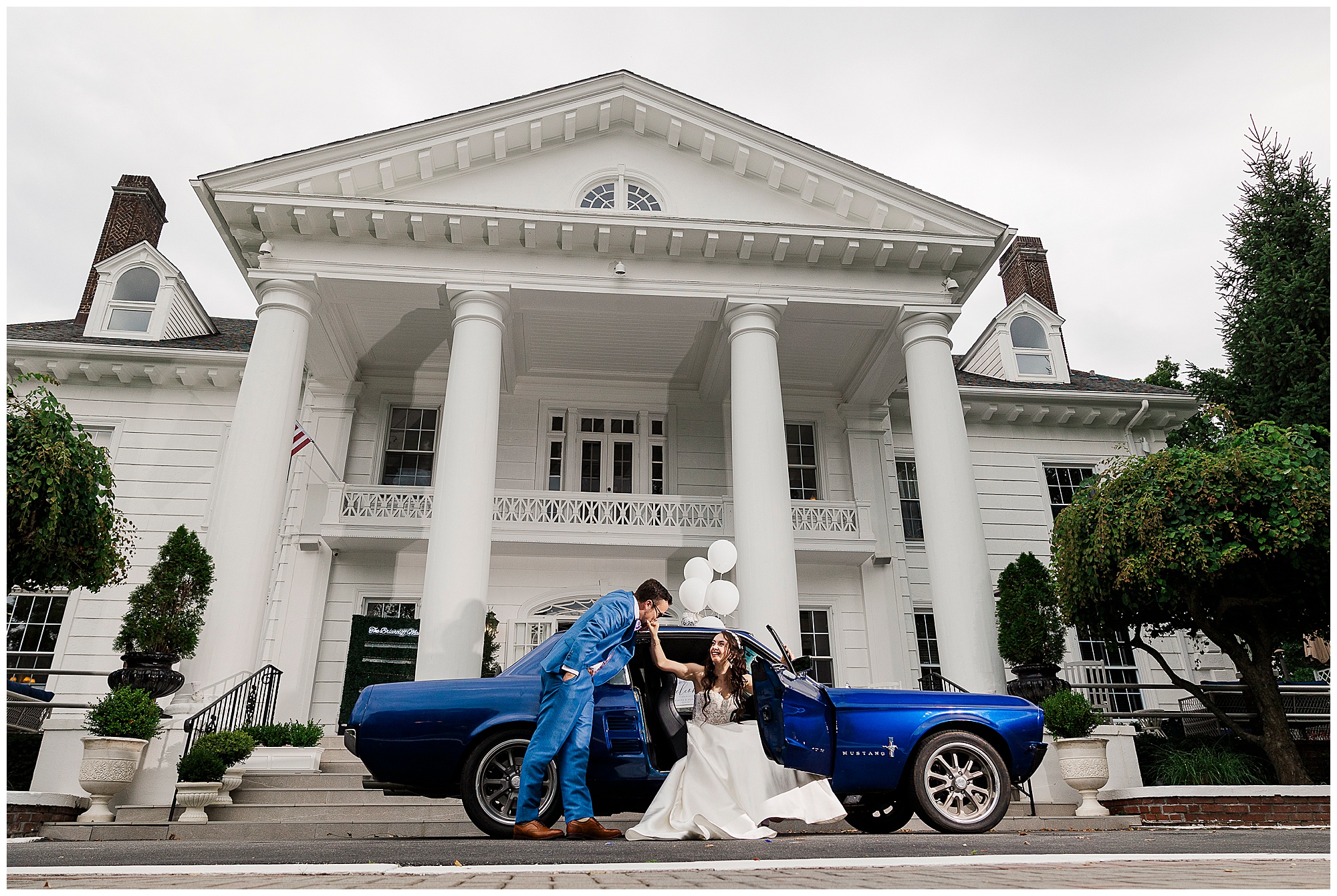 Vibrant summer briarcliff manor wedding