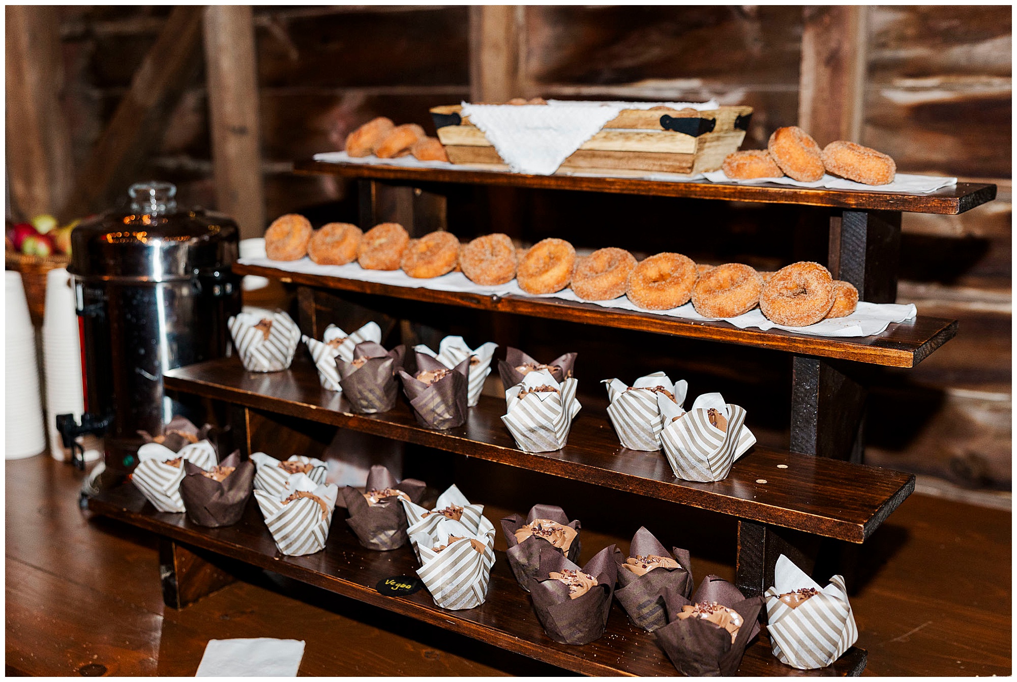 Elegant catskills wedding at owl\'s hoot barn