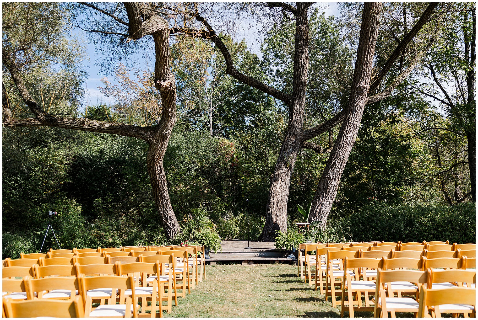 Timeless catskills wedding at owl\'s hoot barn