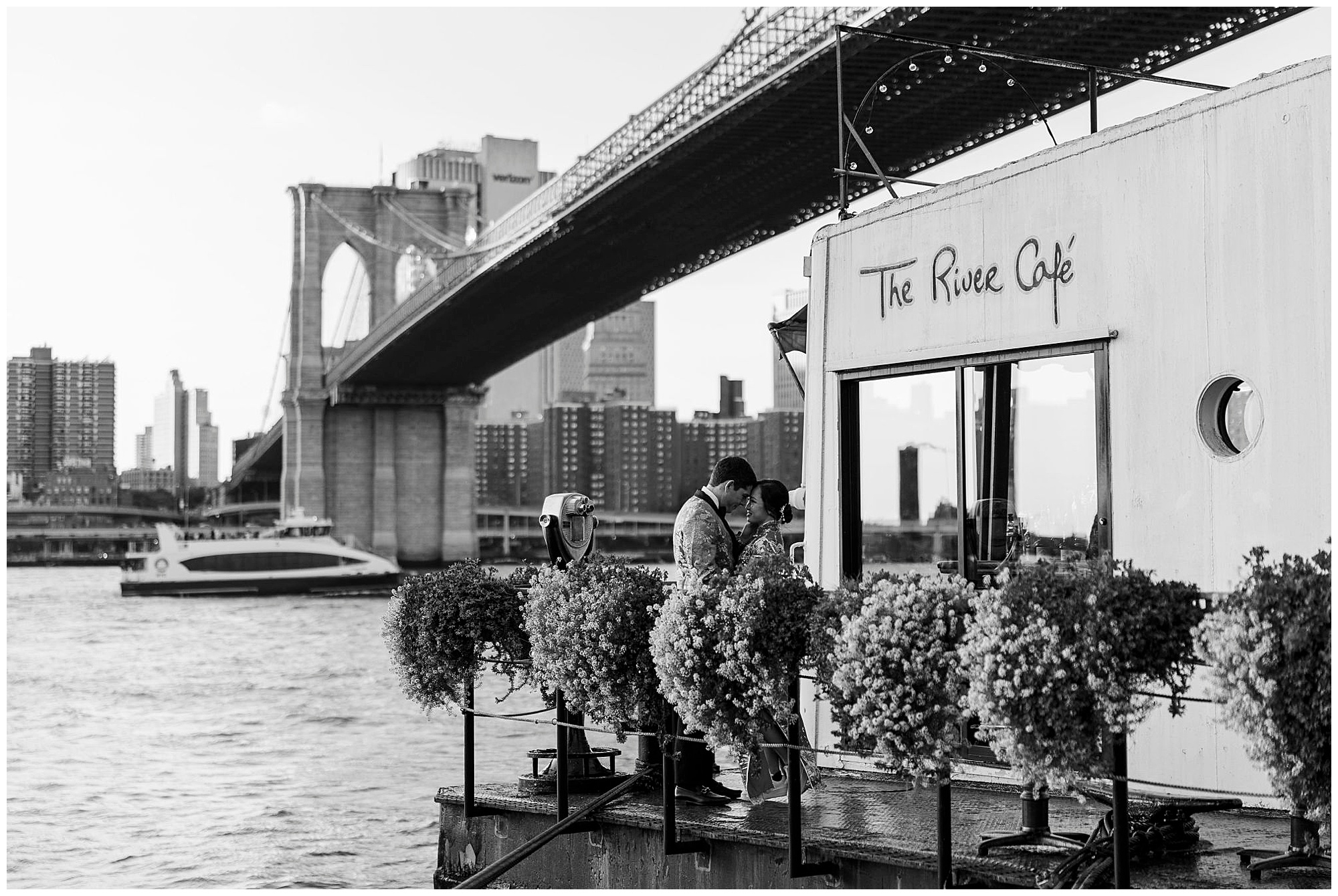 Playful river café wedding in brooklyn, ny