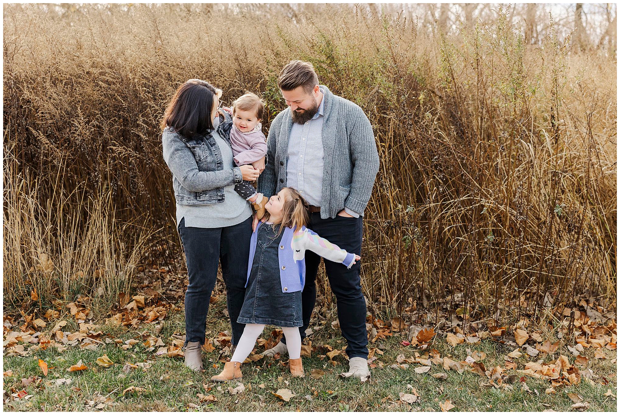 Joyous long dock park family photoshoot