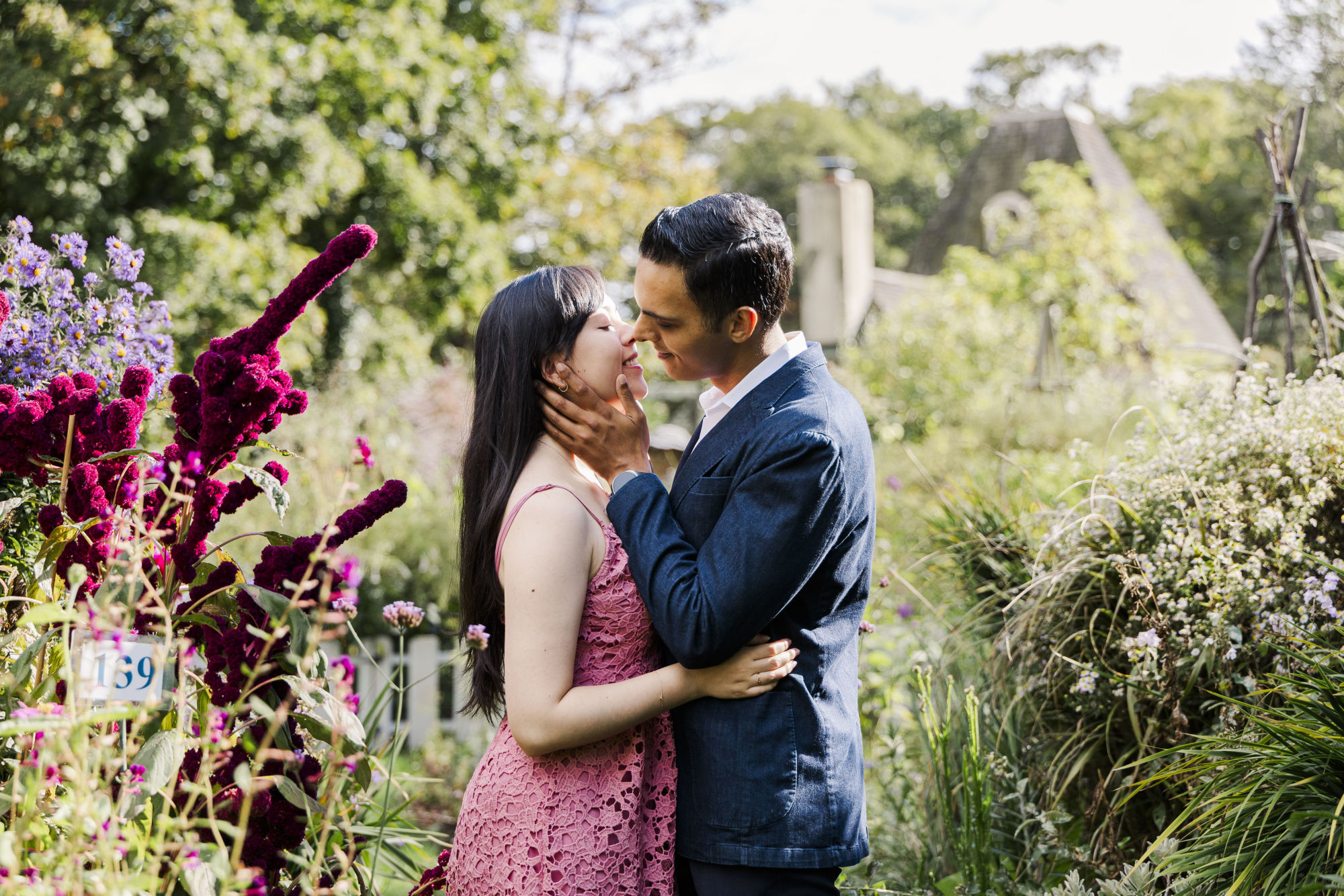 cozy engagement shoot at stonecrop gardens