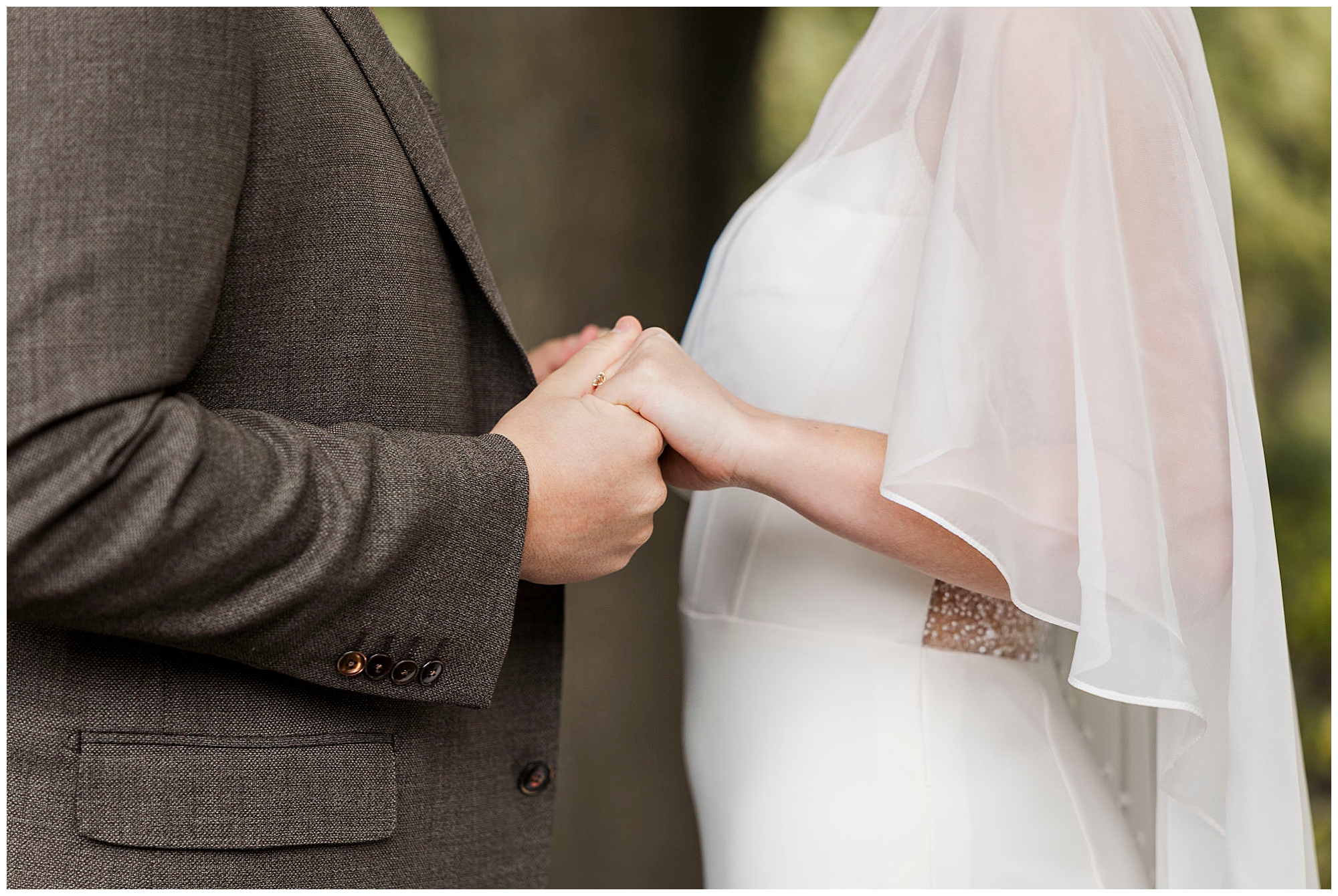 laidback roundhouse wedding in beacon, ny