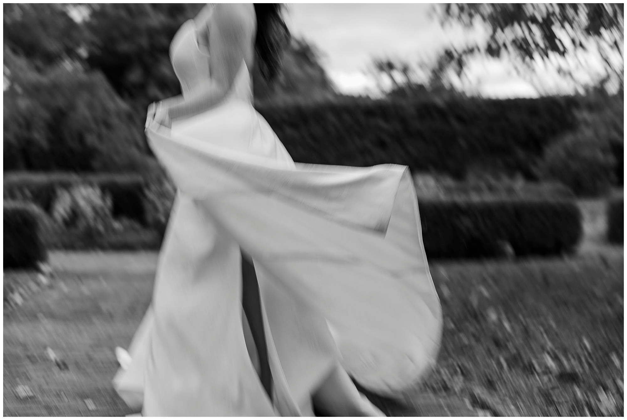 jaw-dropping bridal session at Boscobel House & Gardens